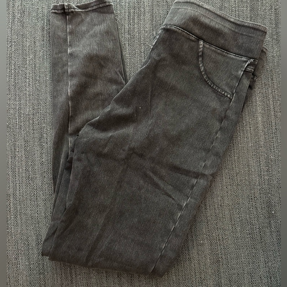Halara gray/ black denim legging size XL